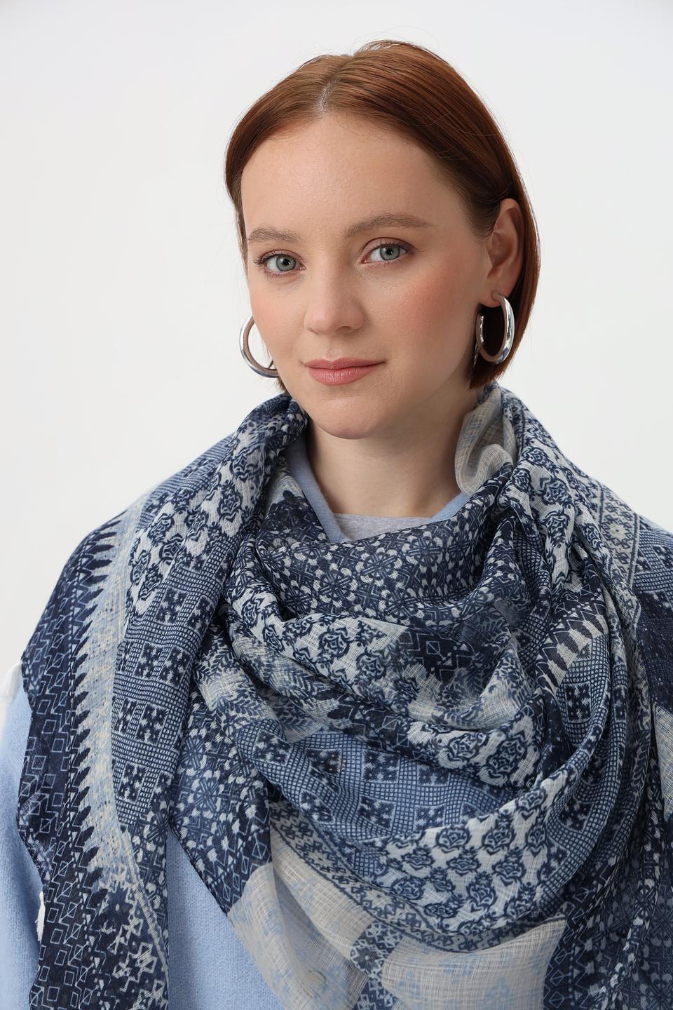 Шарф Olsen с геометрическим принтом