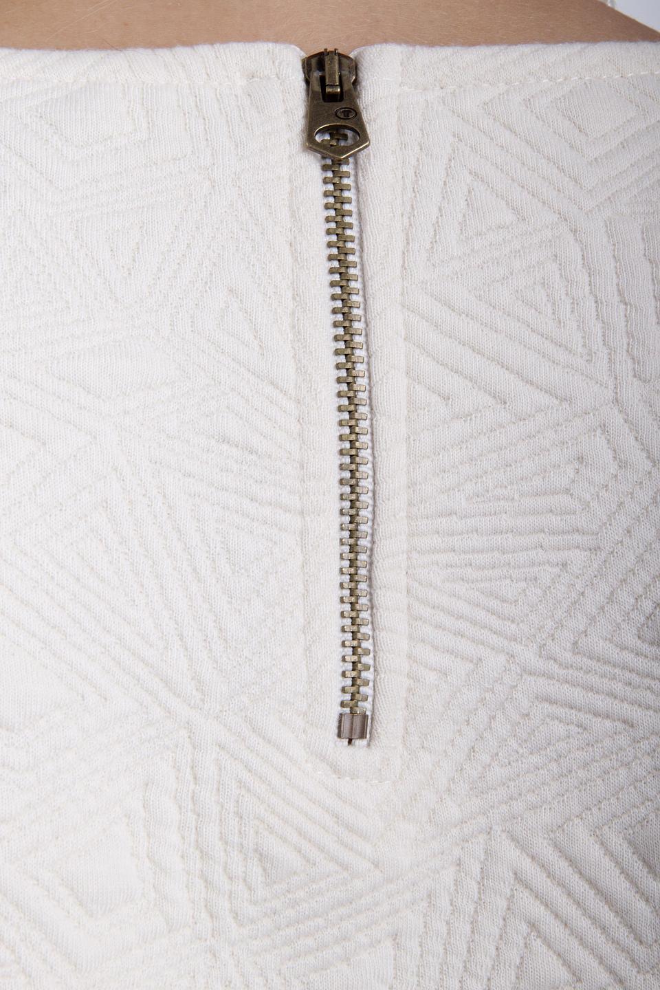 Блуза Tom Tailor бежевая с фактурным узором и молнией сзади