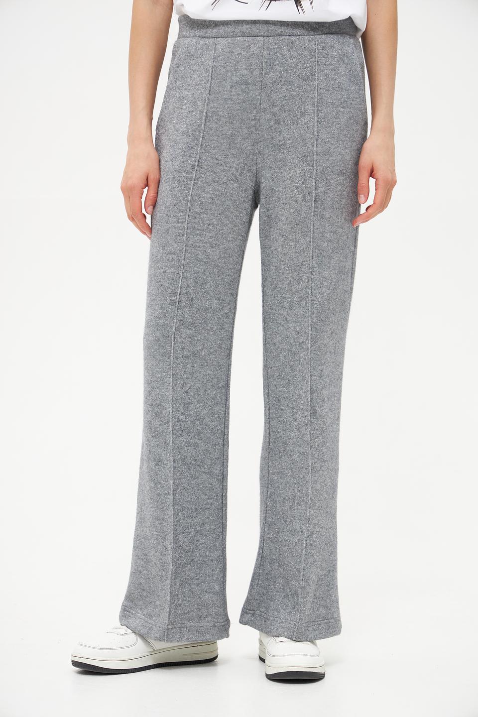 Брюки Lecomte серые с трикотажной текстурой