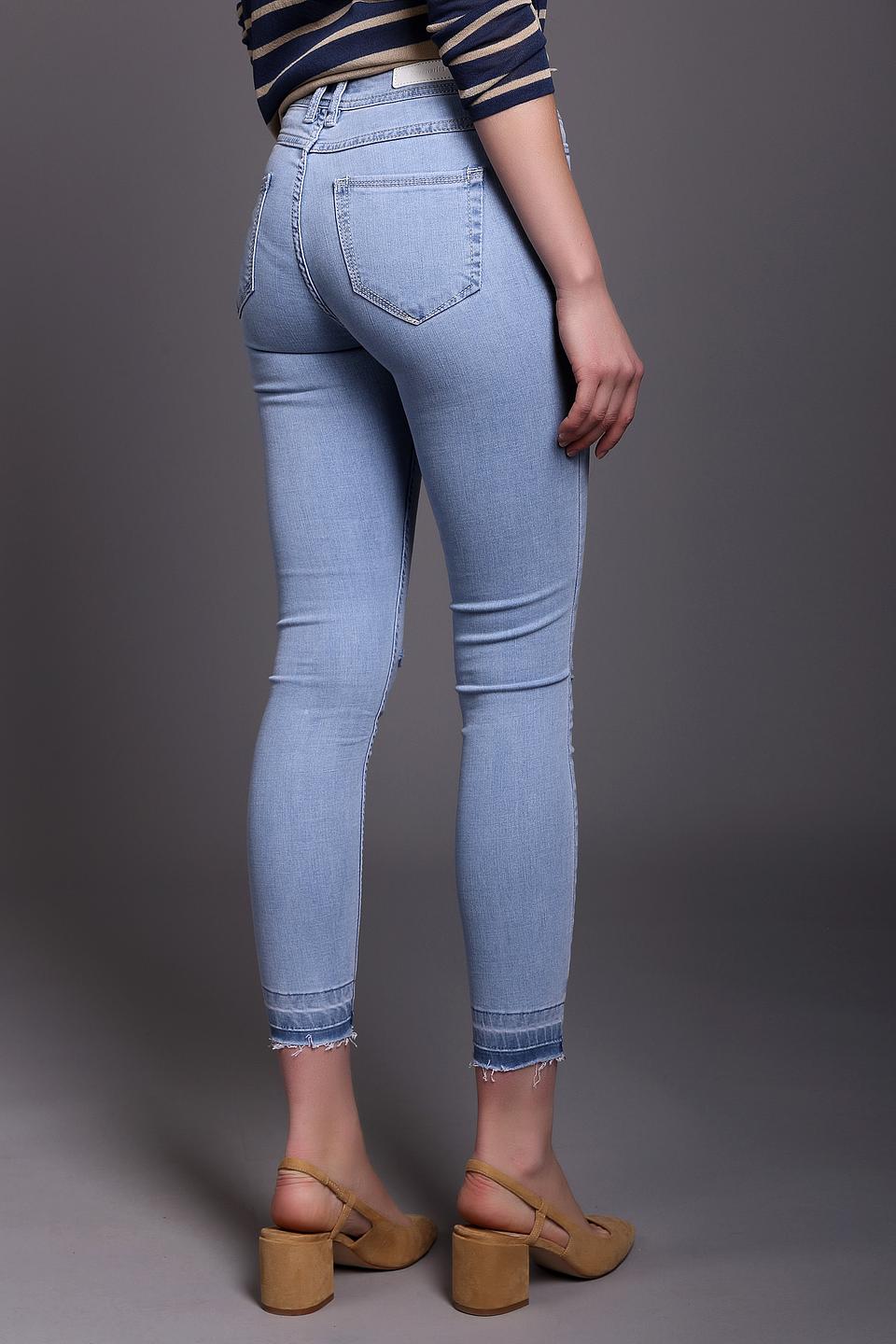 Джинсы с потертостями GOOCEC голубые