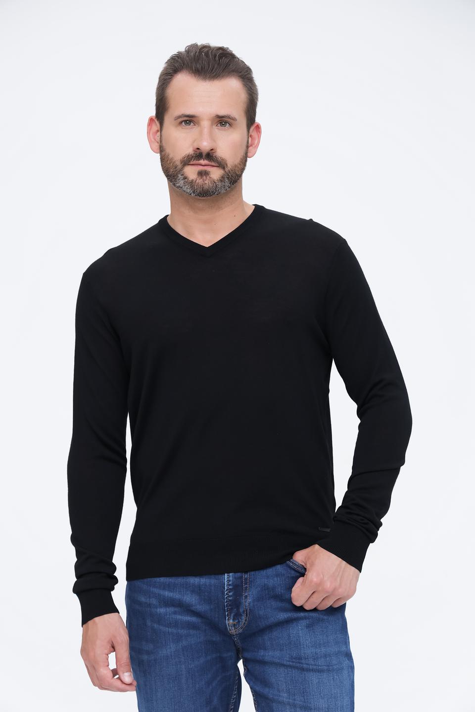 Джемпер Bugatti V-образный чёрный